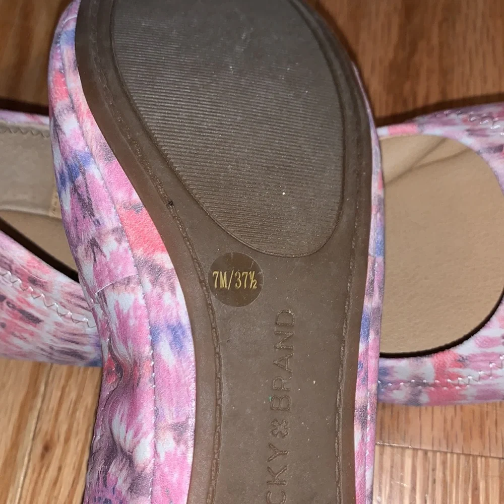 Lucky Brand Emmie Flats in Radiant Orchid Crepe Tie Dye 7M